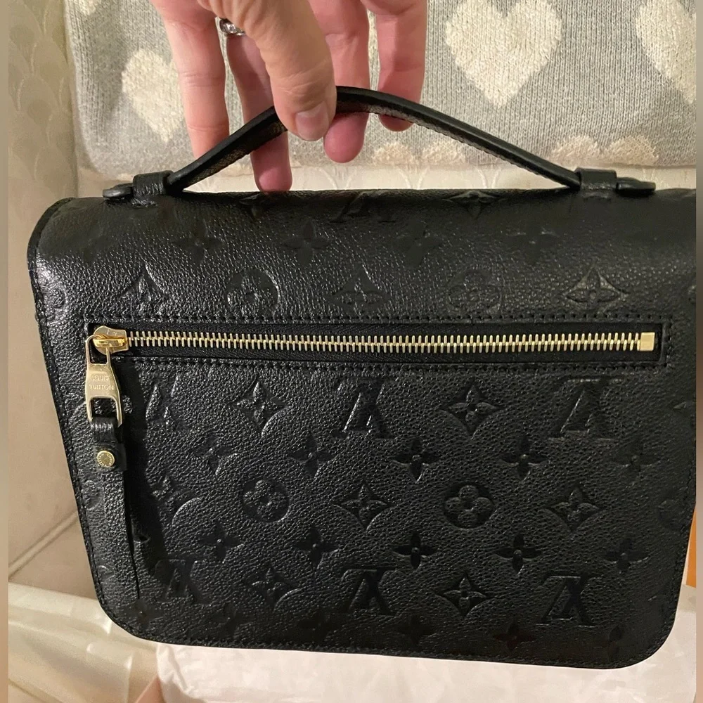 Louis Vuitton Black Pochette Métis Monogram
Empreinte Embossed Crossbody - Picture 5 of 15